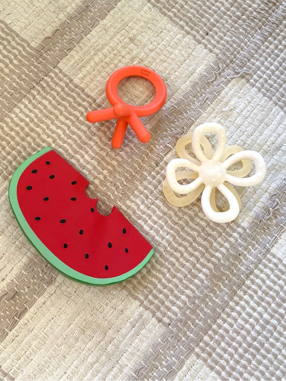 Baby teether toys - comotomo, oli & carol, flower
